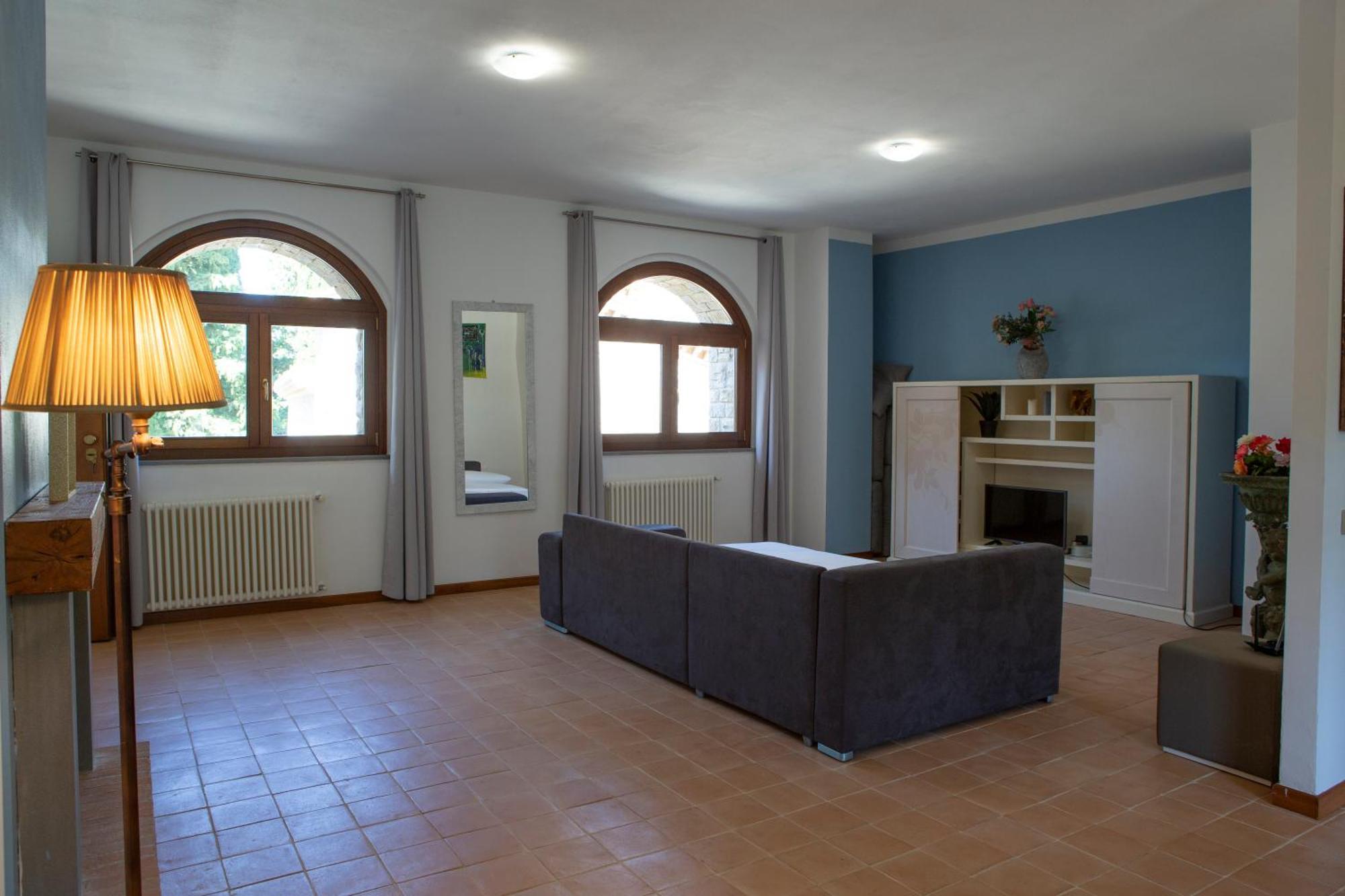 Ht Castello Di Campolongo Aparthotel Valfabbrica Exteriör bild