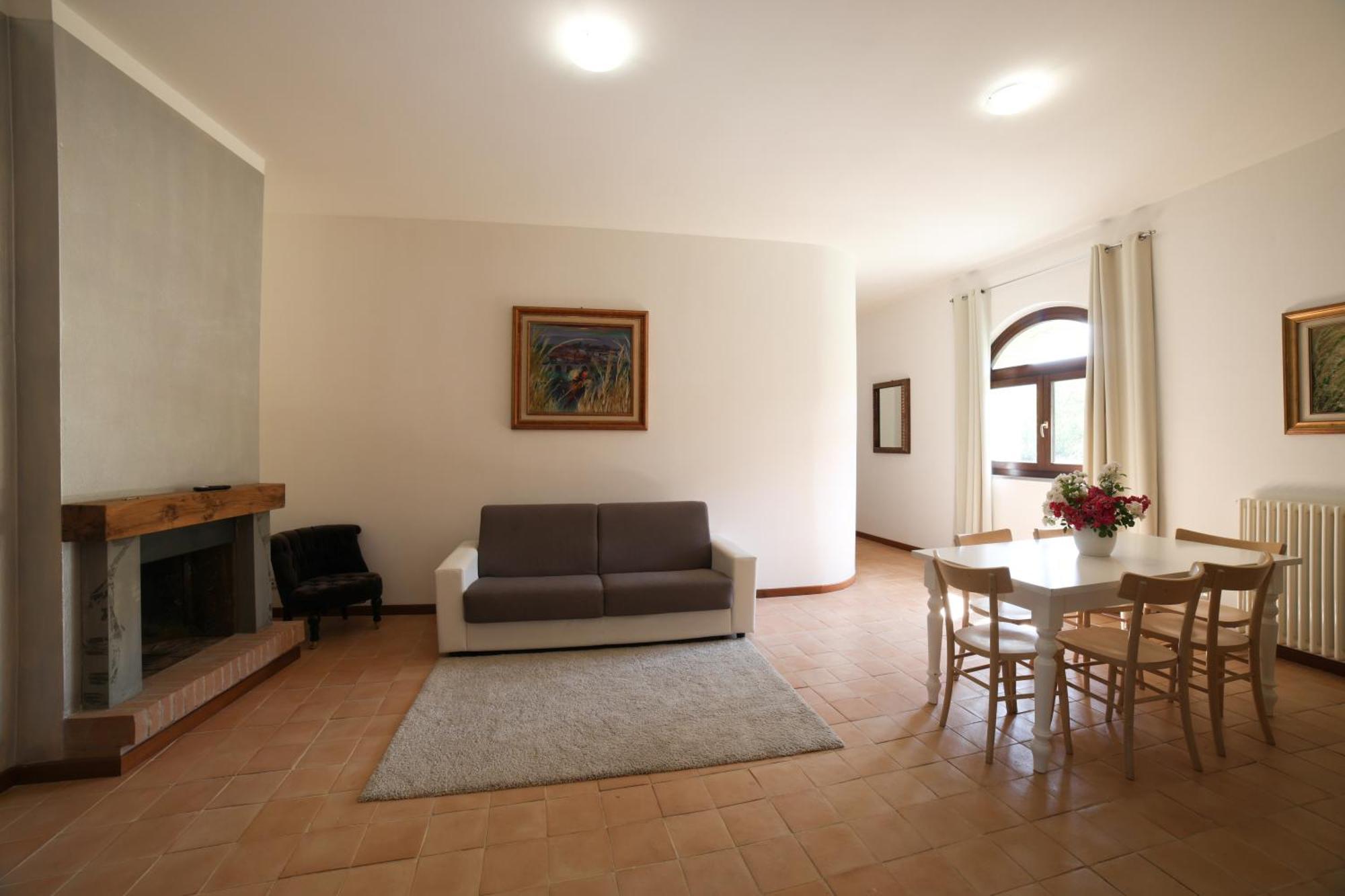 Ht Castello Di Campolongo Aparthotel Valfabbrica Exteriör bild