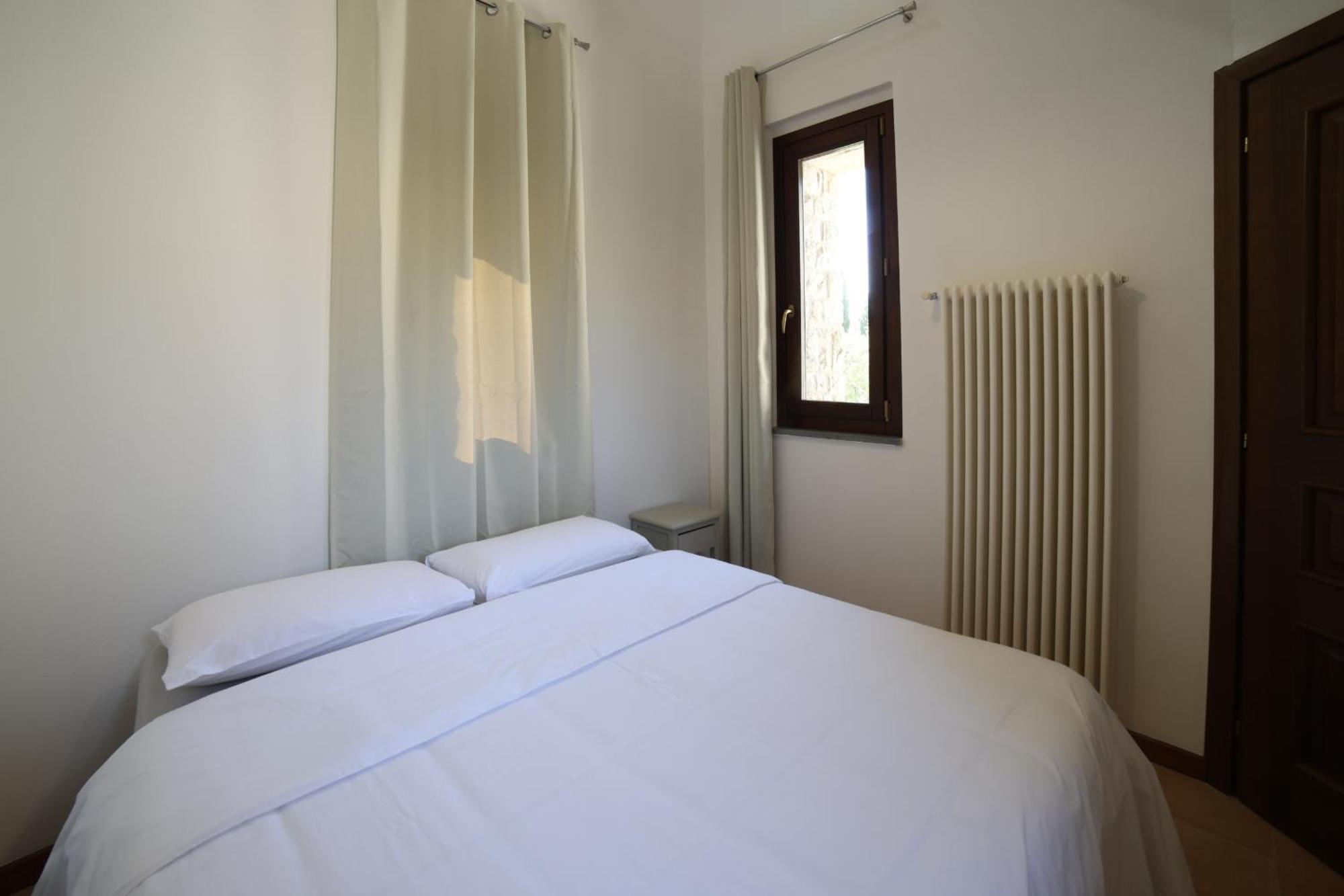 Ht Castello Di Campolongo Aparthotel Valfabbrica Exteriör bild