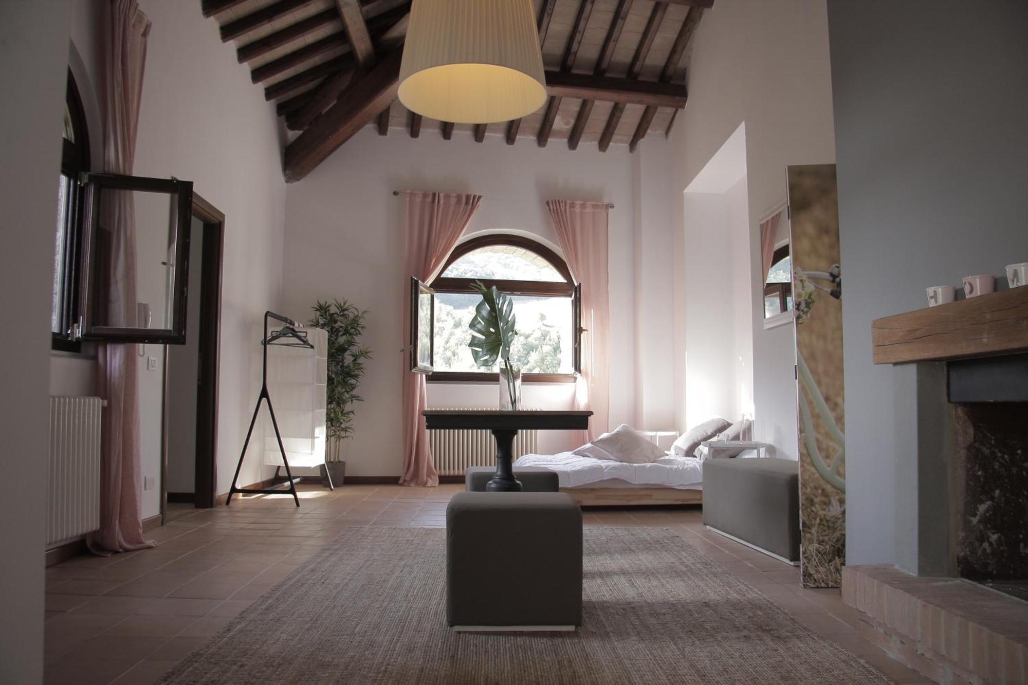 Ht Castello Di Campolongo Aparthotel Valfabbrica Exteriör bild
