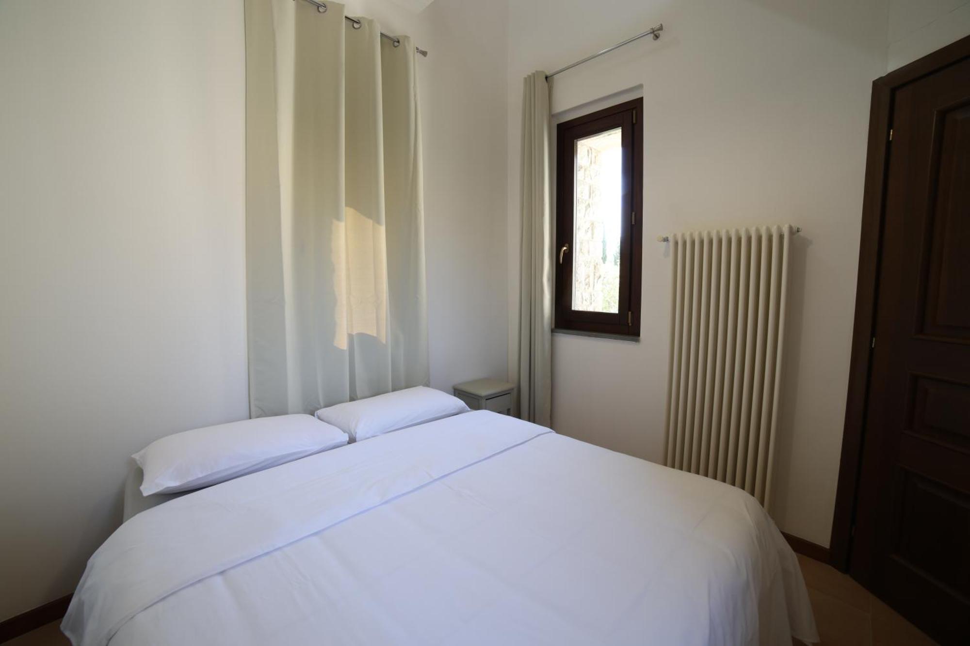 Ht Castello Di Campolongo Aparthotel Valfabbrica Exteriör bild