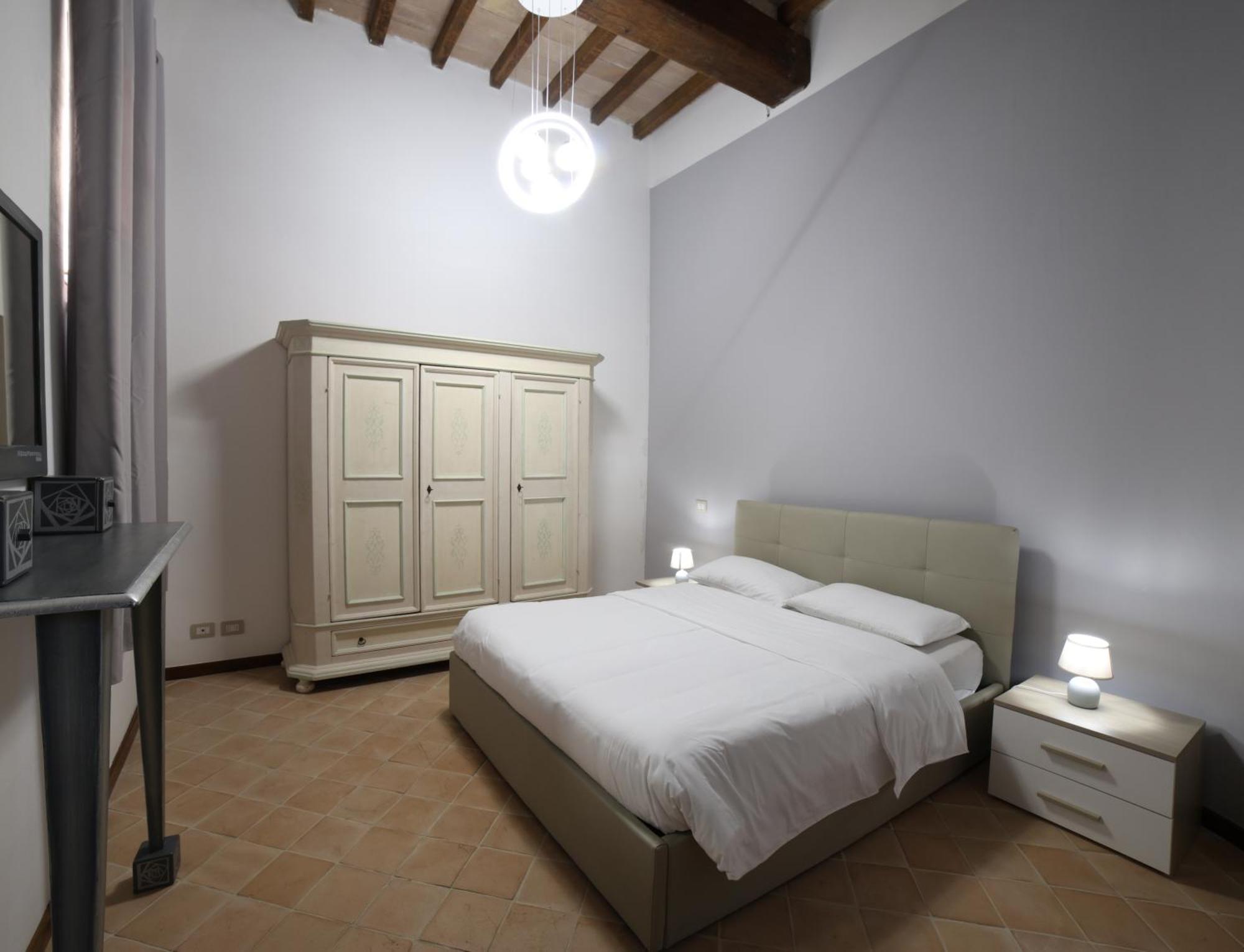 Ht Castello Di Campolongo Aparthotel Valfabbrica Exteriör bild