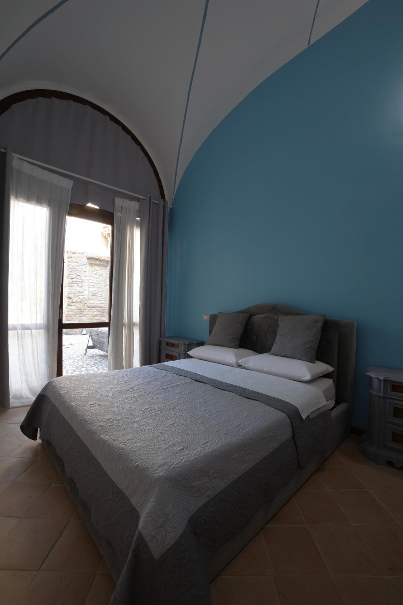 Ht Castello Di Campolongo Aparthotel Valfabbrica Exteriör bild